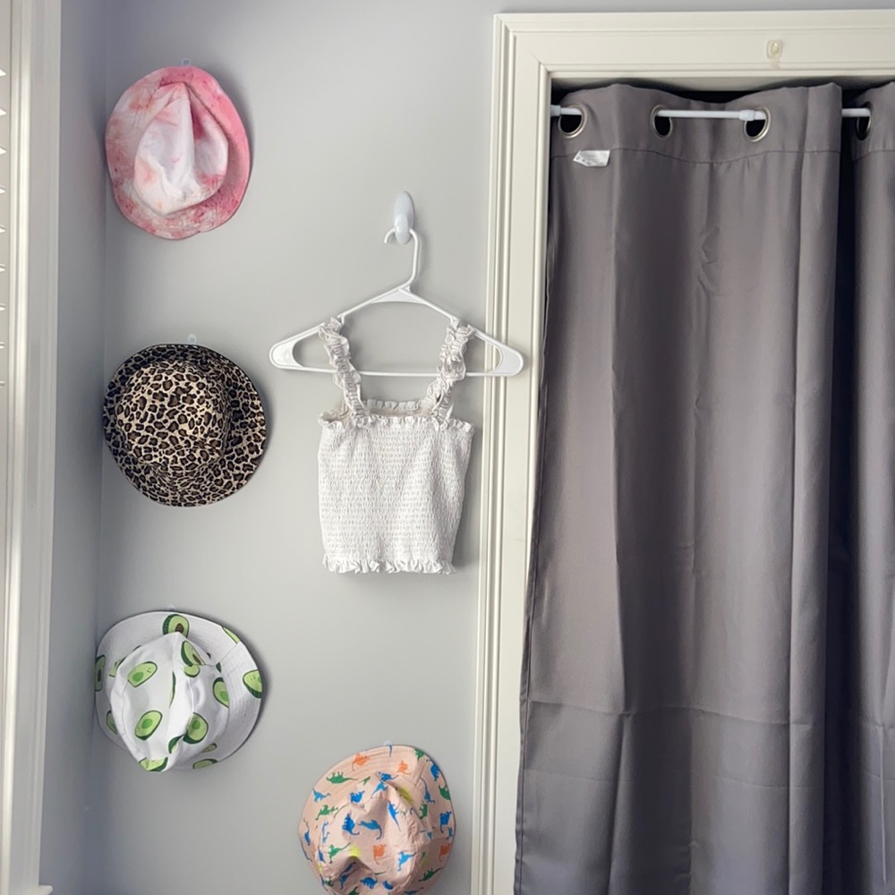 ❤️FOREVER 21 White scrunch tank top